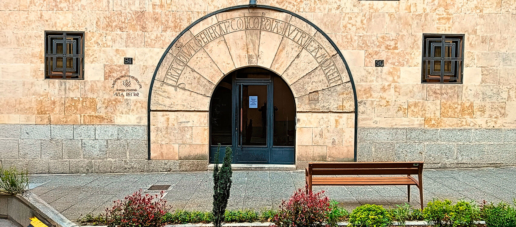 fachada aula rector salamanca 25